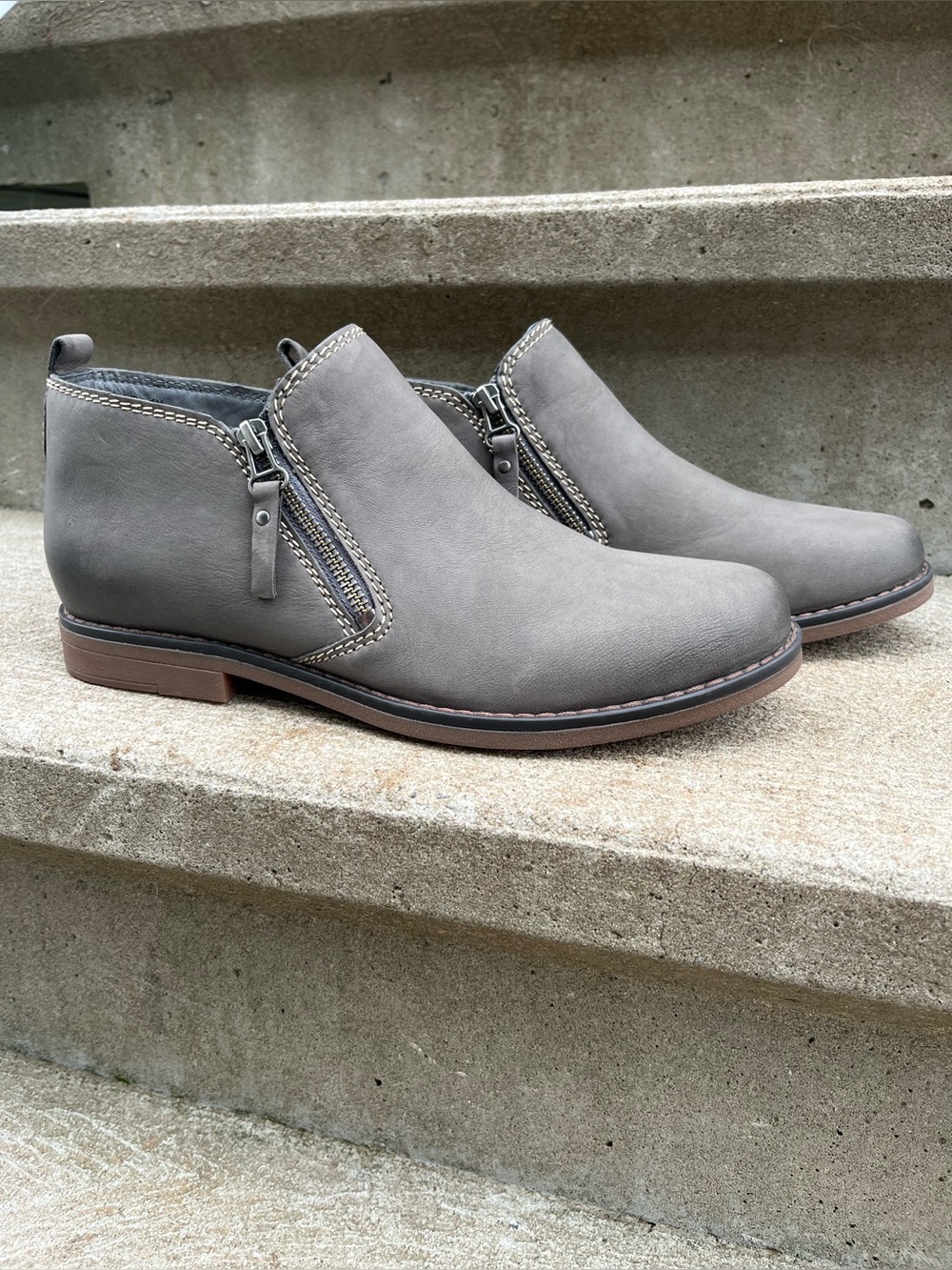 Hush Puppies Mazin Cayto Gray Nubuck Ankle Boots | Size 11W | Wide Width
